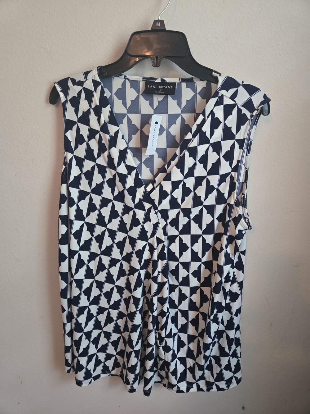 Lane Bryant Navy and White Geometric Sleeveless Top